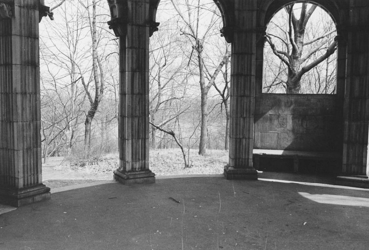 Photo from the Samuel Berg Collection at the Newark Public Library
